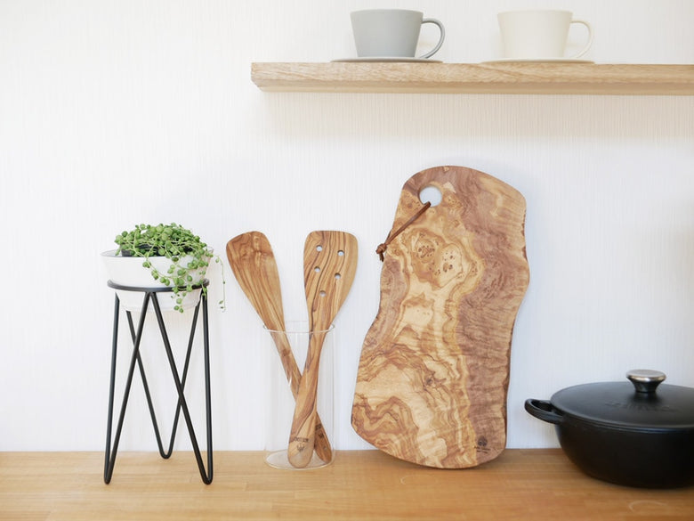 ポッシュリビングのアイアン製ポットスタンド