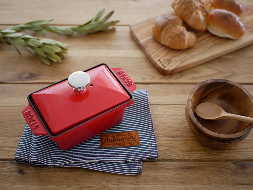 DULTONの赤色コットン製プレイスマット