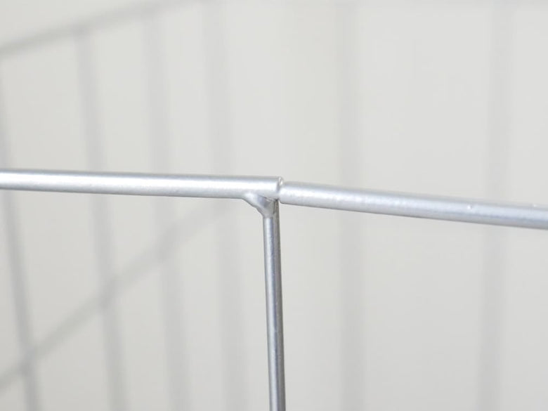 BRIDブランドのシルバー色スチール製ランドリーストレージスクエア45L。アルミニウム素材でキャスター付きの四角形デザイン。