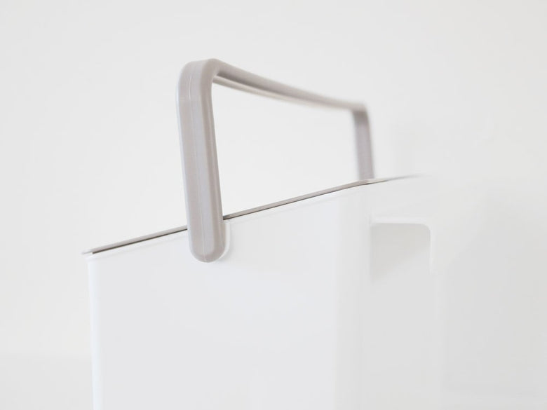 プラスチック製デイリーケアオーガナイザー、取っ手付き