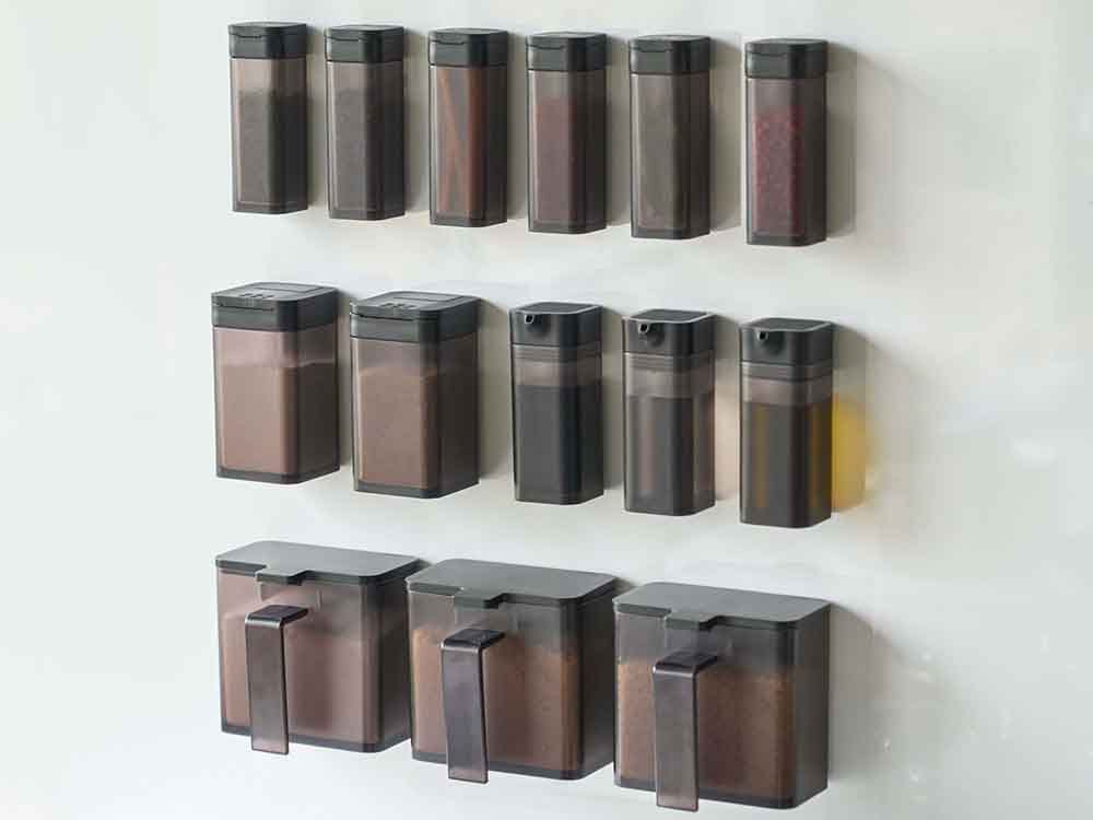 Yamazakiタワー黒色マグネットスパイスボトル