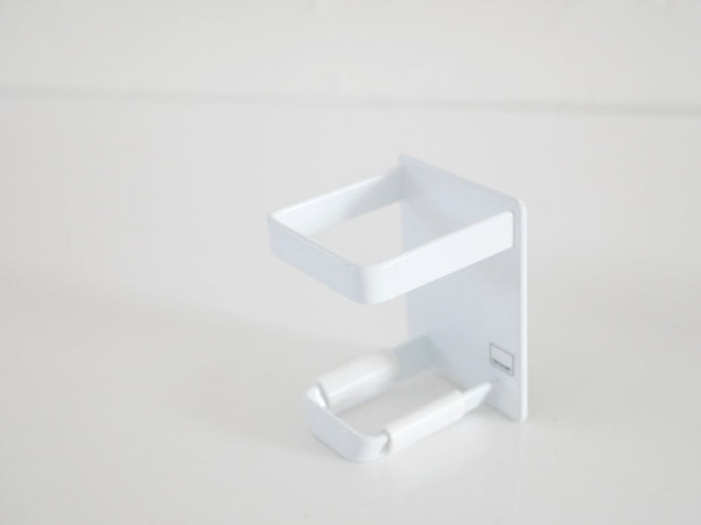 ヤマザキタワーのマグネット式シェーバーホルダー