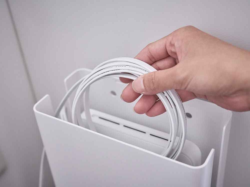 YAMAZAKIの蓋付きスリムルーター収納ケース