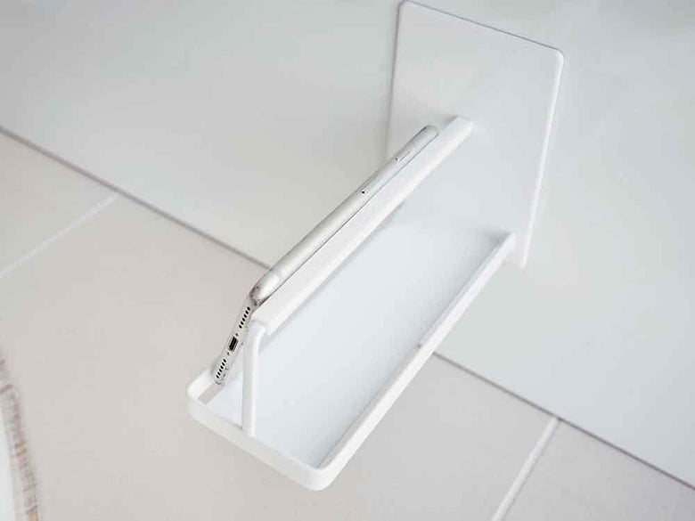 YAMAZAKIタワーのシルバー製マグネットバスルームスマホスタンド