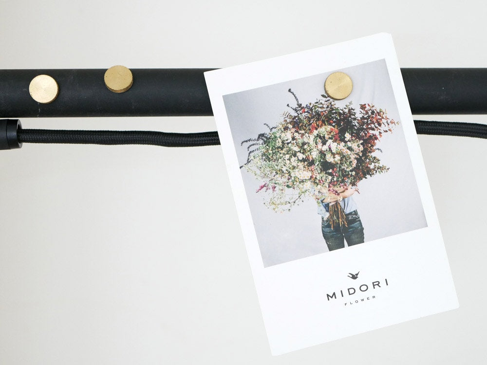 花束と平安伸銅のドローアライン010マグネット