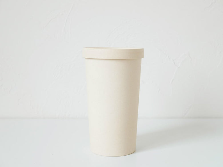 Horn Pleaseのエコキャニスター、プラスチック製蓋付きアイボリー色の1200ml容量。