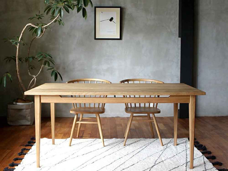 アデペシュ製ソロオーク無垢ダイニングテーブル