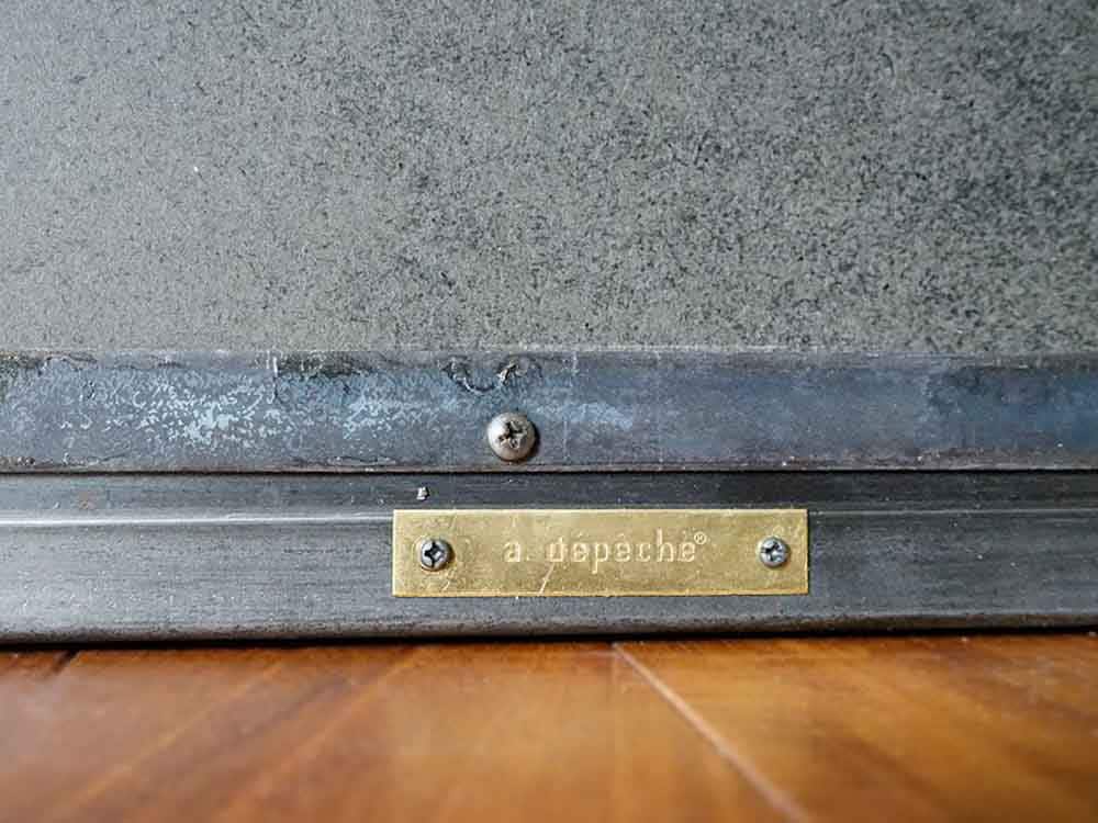 スチールと木目仕上げのアデペシュミラー