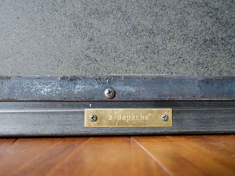 adepecheの銀色スチールミラー