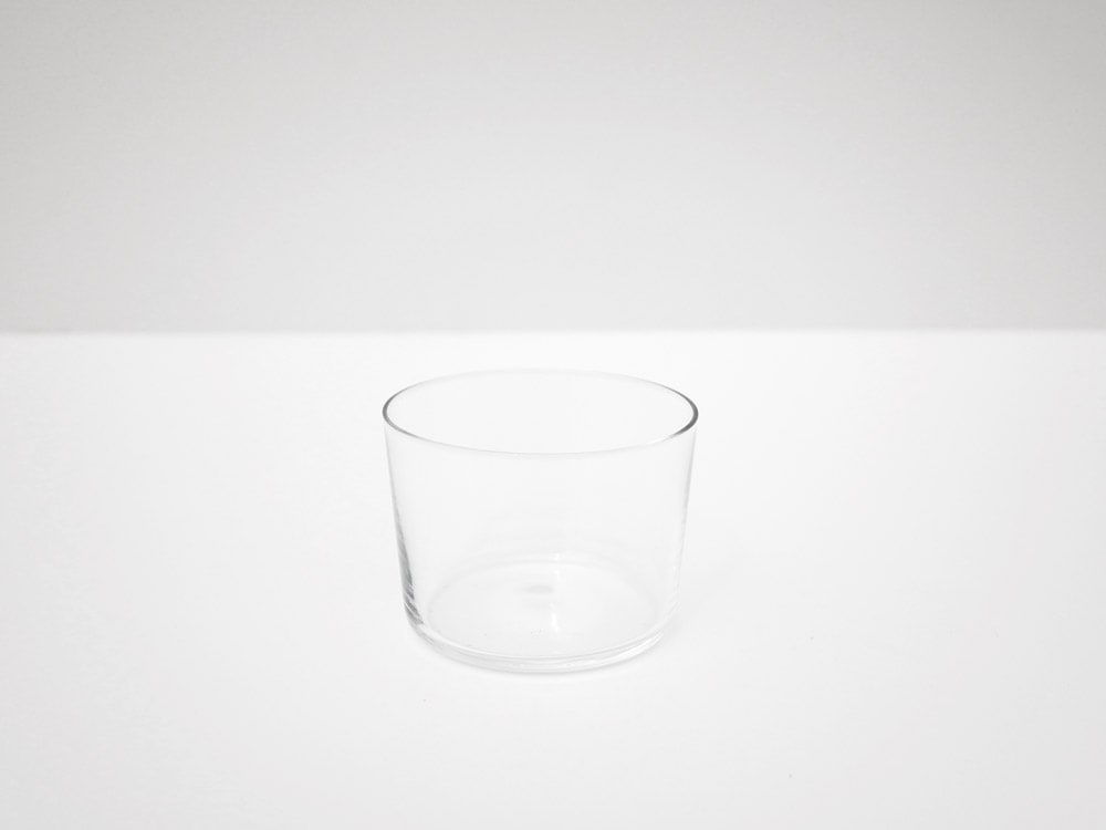 木村硝子店センプレデザインのソバ ロックグラス、透明なソーダガラス製で230ccと360ccの2サイズが揃った高球グラス