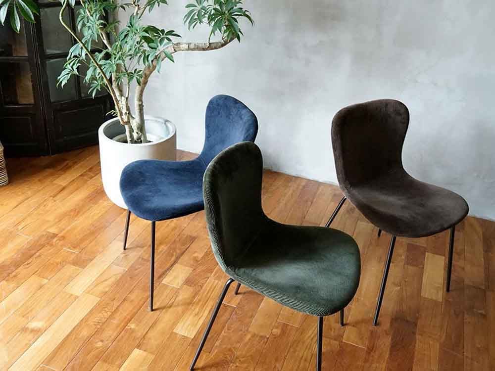 ヘリンボーン柄の黒色ジップデザインチェア