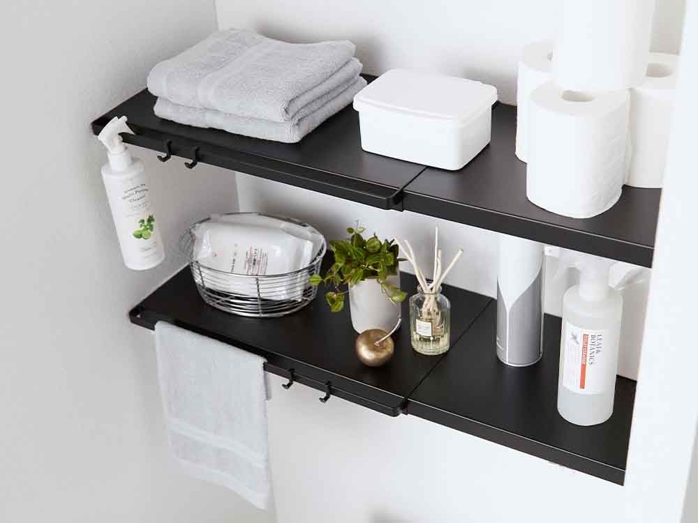 タワー伸縮棚板がキッチン棚に設置された様子