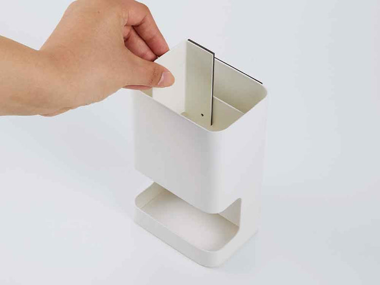 マグネット仕切りのヘアアイロンホルダー