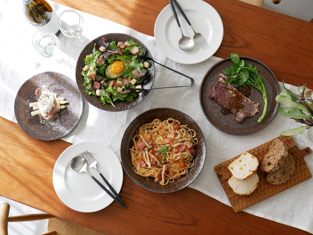 信楽焼リムボウルに盛られた野菜