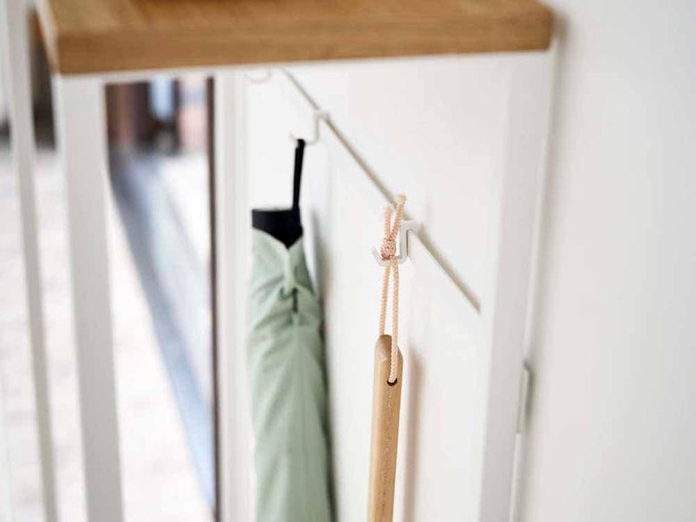 YAMAZAKIタワーの木製コンソールテーブル