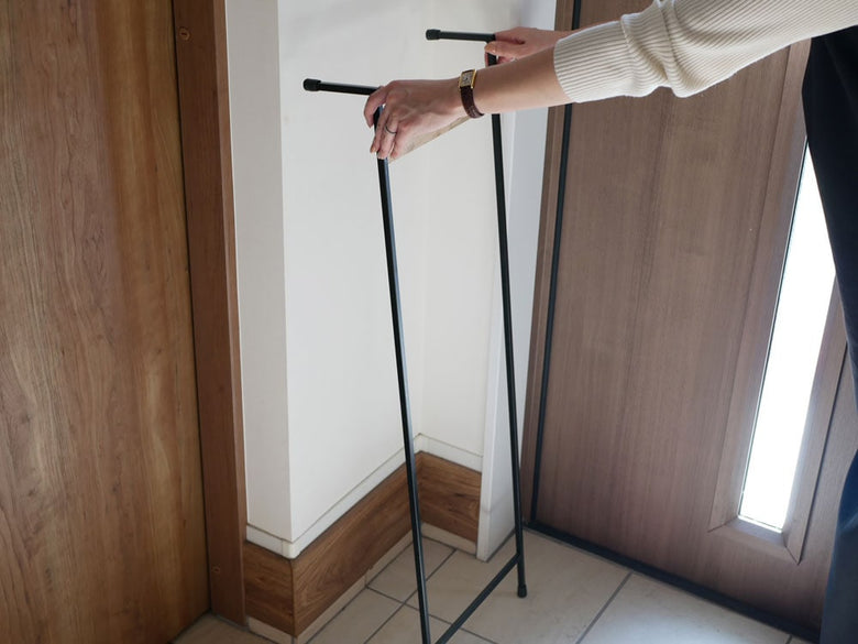 ポッシュリビングのマンゴーウッドとアイアン製ウォールハンガー