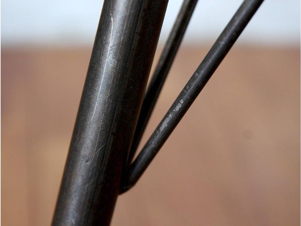 オーク突板とアイアン脚のダイニングテーブル