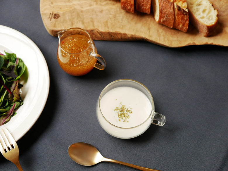 キントーUNITEAのガラスカップとソーサー