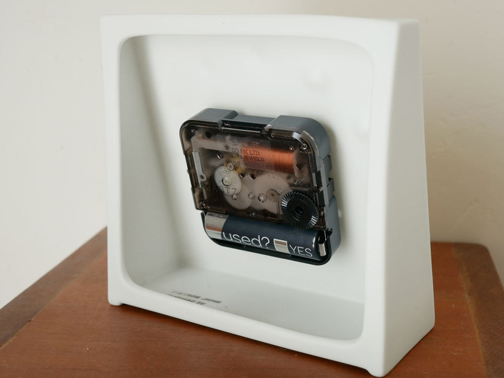 レムノスの塚本カナエデザイン磁器製ポーセリンクロック