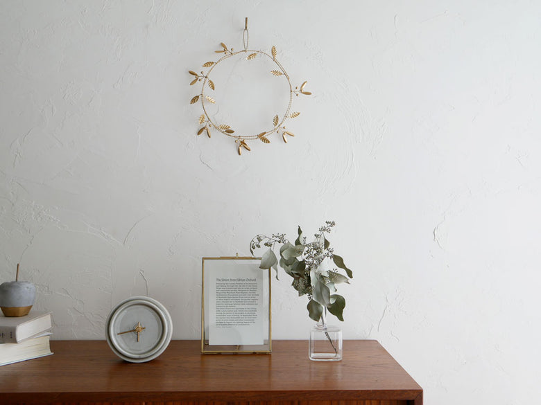 フィリピン製ブリキの鳥とオリーブが飾られたワイヤーガーランド