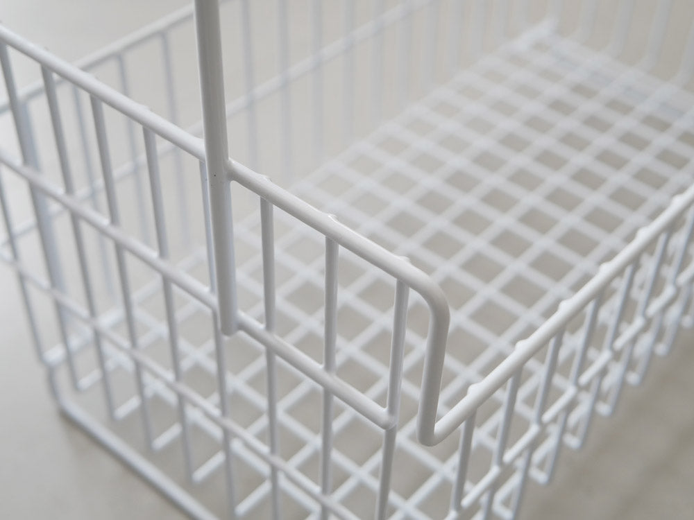 bws SELECTIONのお風呂用おもちゃバスケットが浴室に置かれている