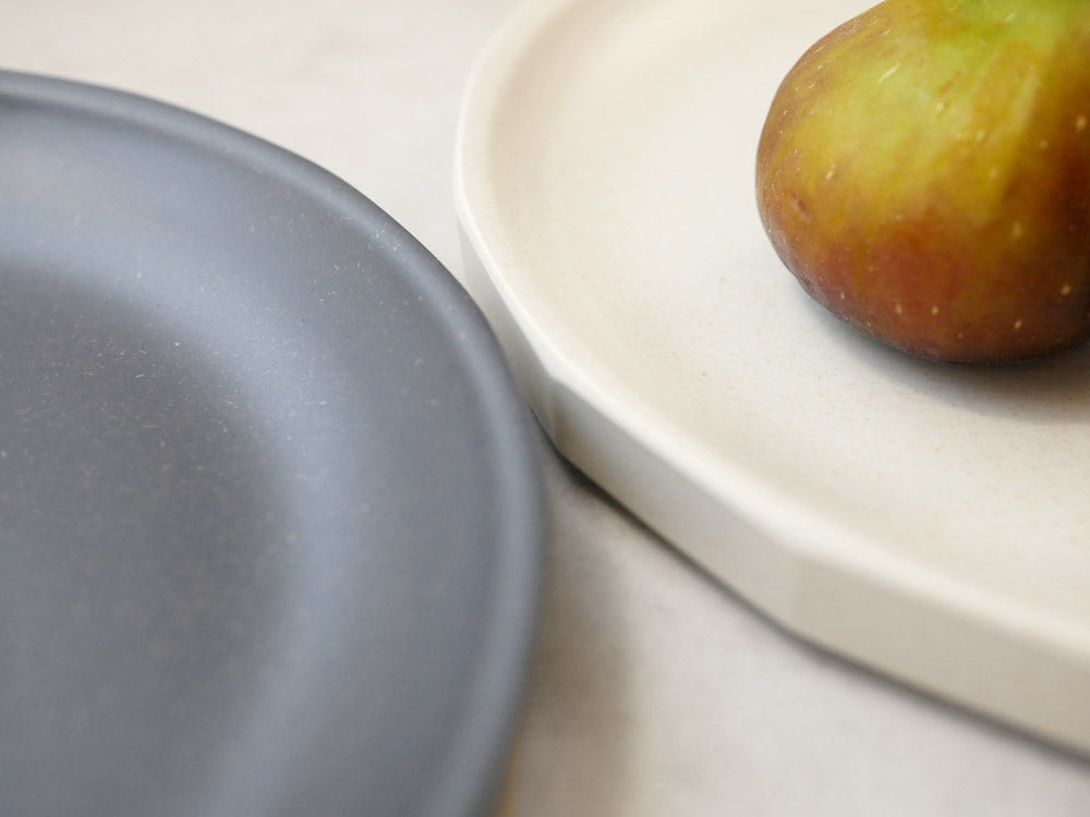 シンプルなデザインのKINTO ALFRESCOマグ