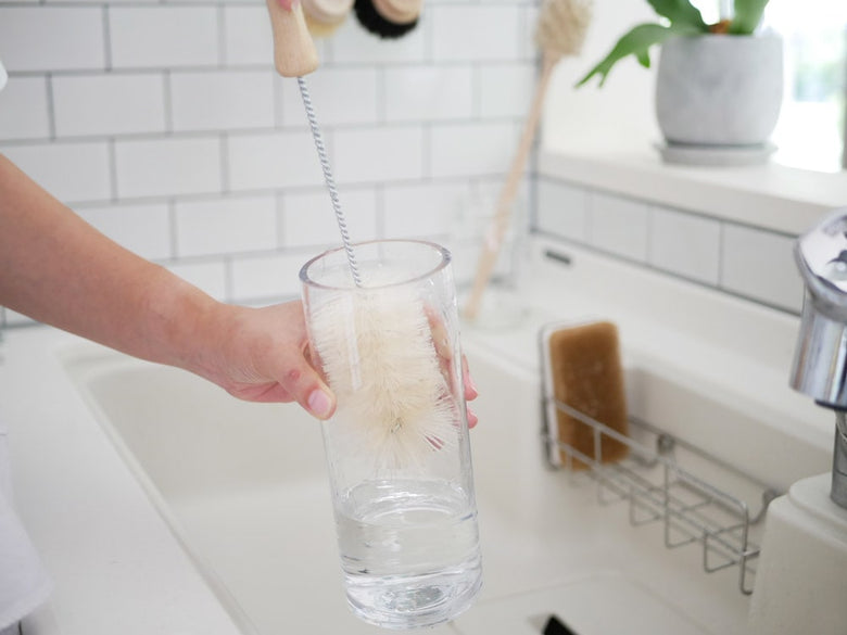 REDECKERのハンドメイド木製ウォッシングブラシ