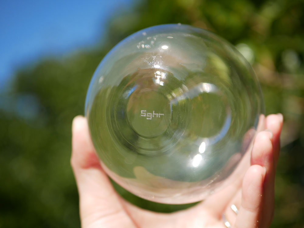 Sghrスガハラ製フィオラフラワーベース、ソーダガラスを使用した優雅な手作りデザインの花器