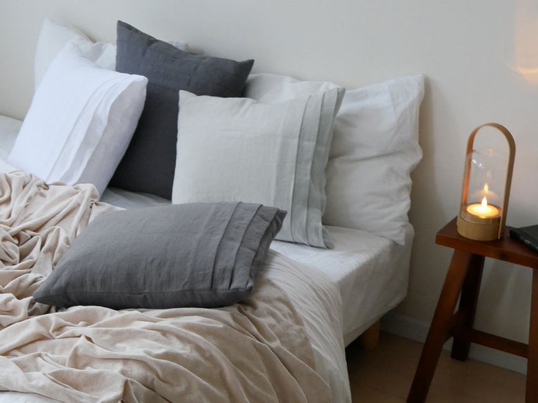 プリーツデザインのリネンピローケース