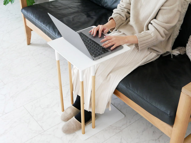 Yamazakiのプレーン差し込みサイドテーブル