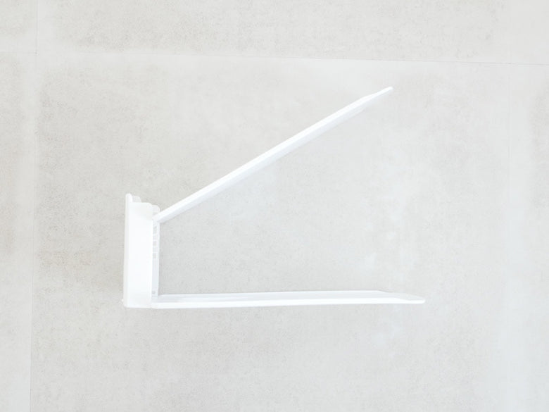 グレーのプラスチック製シュースペースセーバー