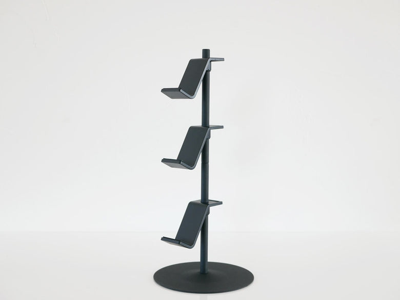 YAMAZAKIのスマートゲームコントローラー収納ラック、棚付き