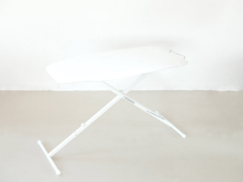 タワーの軽量スタンド式アイロン台