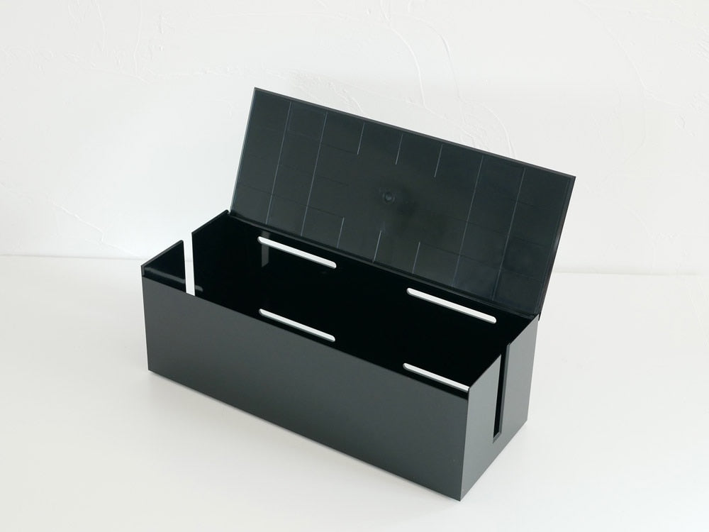 smartブランドのテレビ裏ケーブルボックス