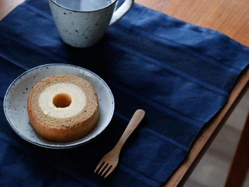 Horn Pleaseのティークウッドカトラリーとカップ