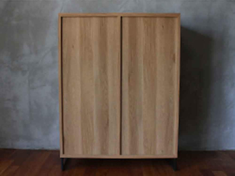 a.depecheのオーク無垢スライドガラスキャビネット