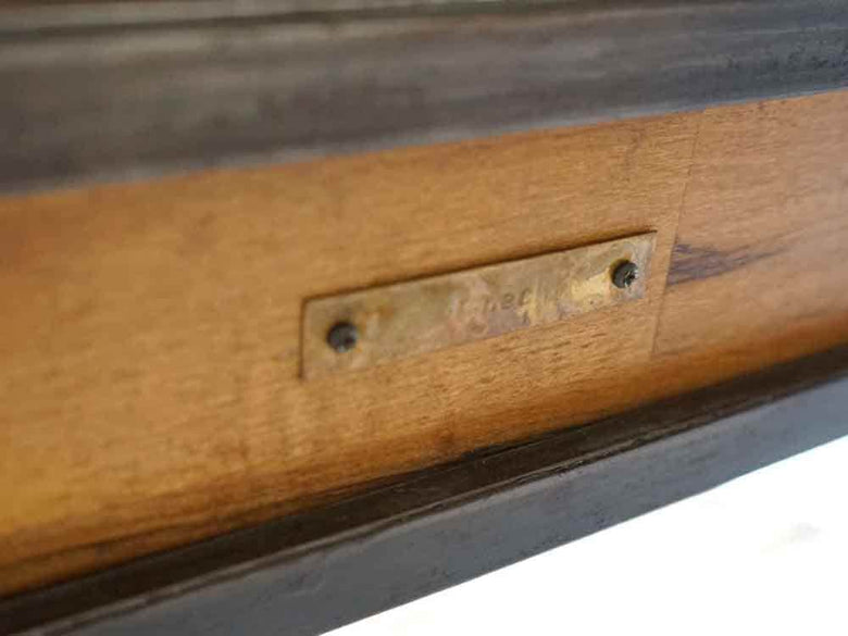 木材とスチールのスタイリッシュなベッドフレーム