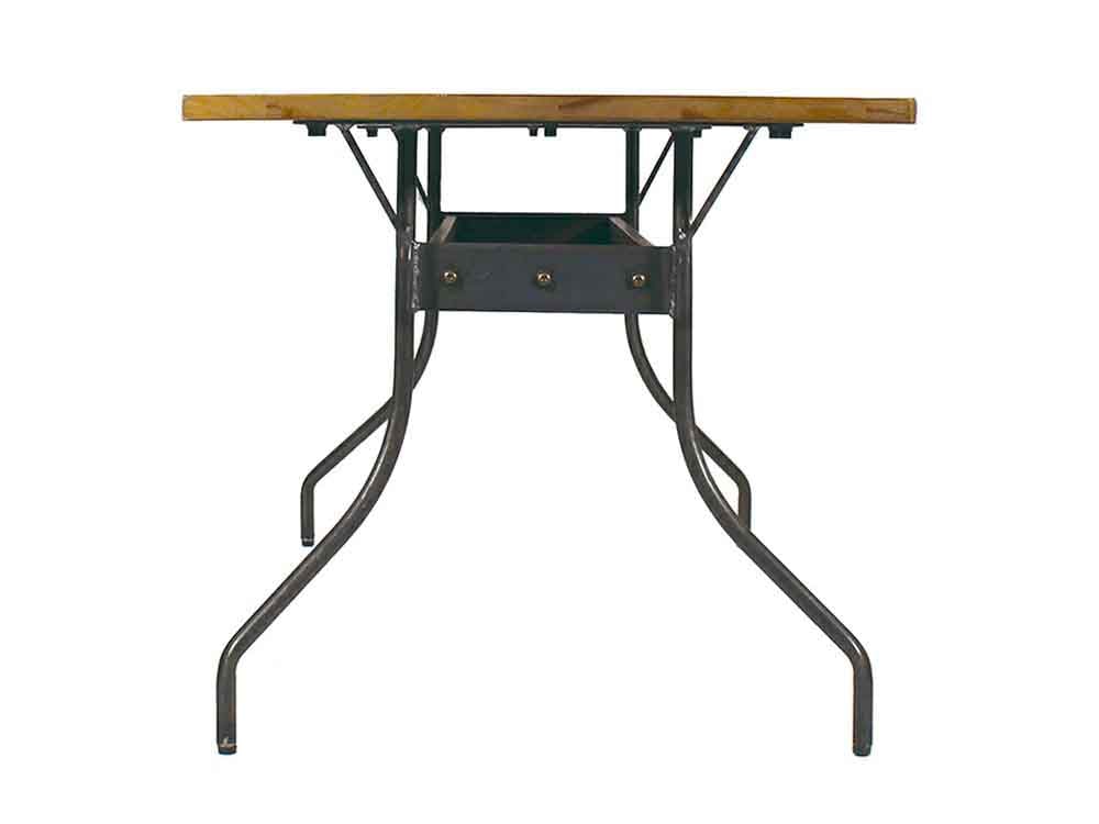 アウトドア用スチールテーブルとチェア