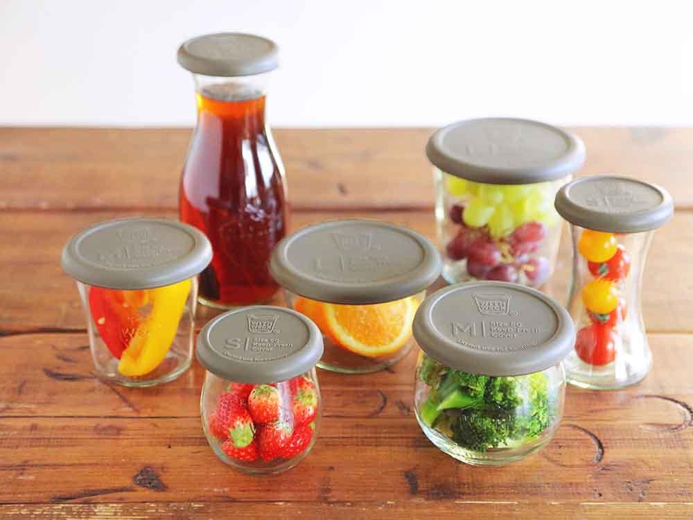 果物が入ったメイソンジャーにシリコンキャップ