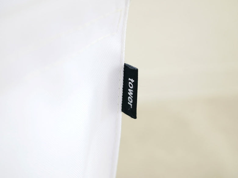 YAMAZAKI/tower製タワー型手荷物収納ボックス、スチールフレームとポリエステルバスケットを備えたコンパクトなデザイン