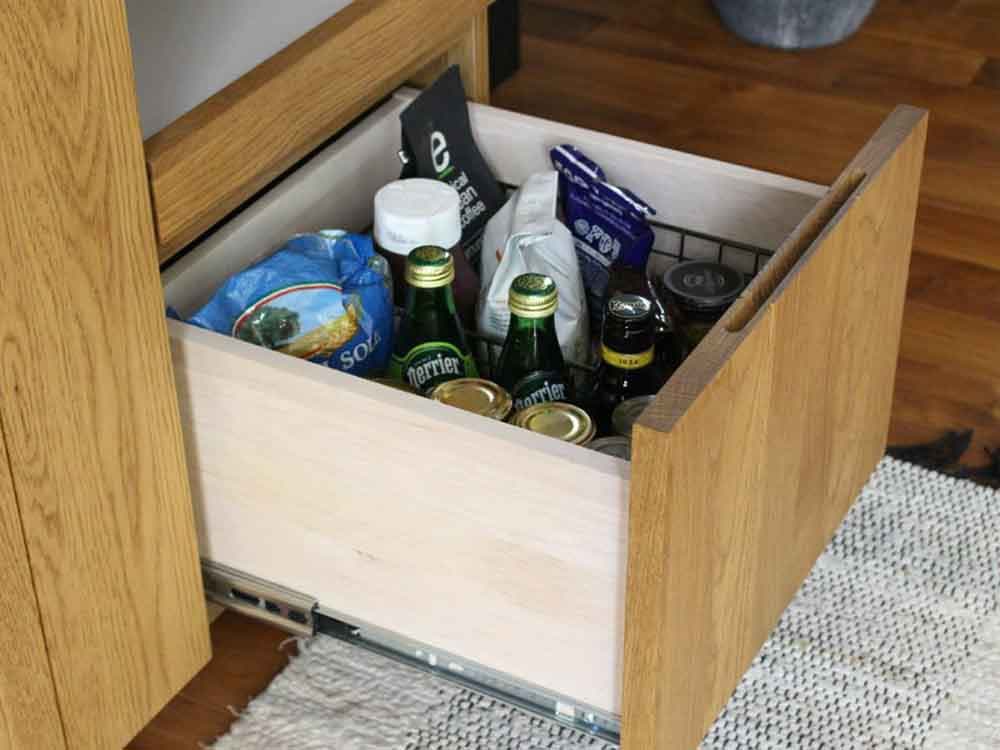 アデペシュ cadeal カウンターボード、無垢材とスチールの木製キャビネット