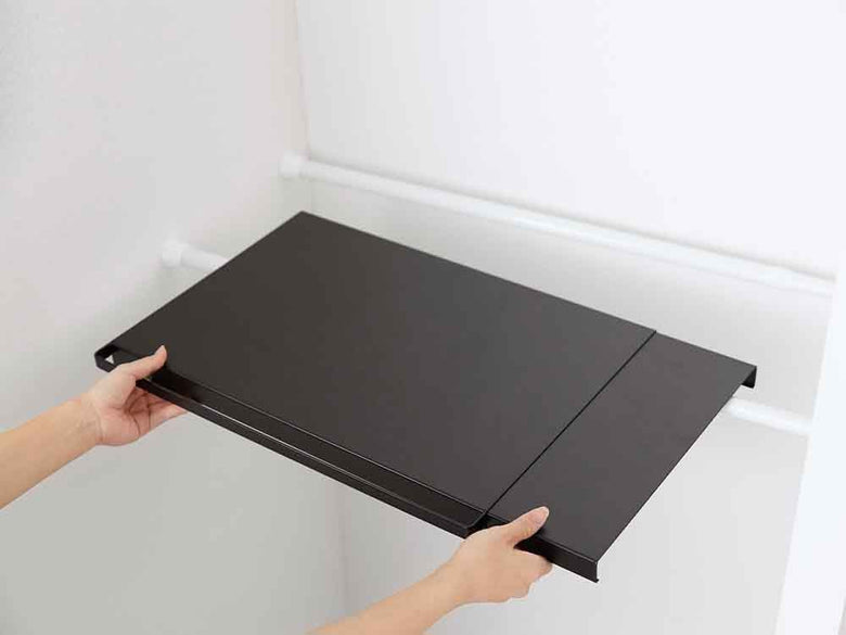 YAMAZAKI/towerの塗装木製棚板が2つ並んでいる