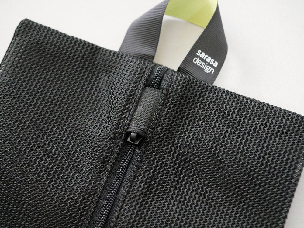 幅広のポリエステル製ランドリーネットワイド、調節可能なストラップ付き