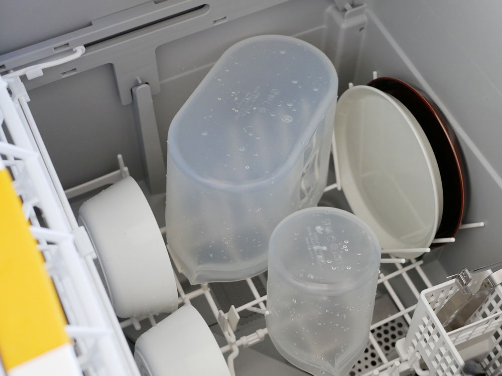 Zip Topブランドのプラチナシリコーン製食品保存用ディッシュ。透明なキッチン用プラスチック容器