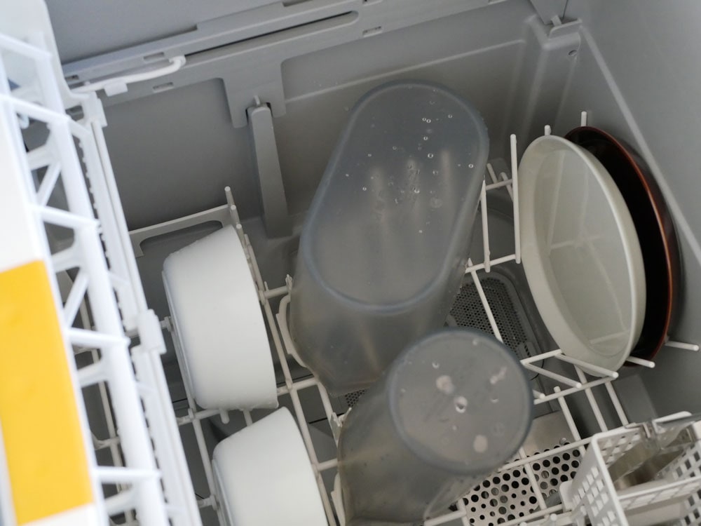 Zip Topブランドのプラチナシリコーン製ディッシュ。蓋付きで食洗機および電子レンジ使用可能な耐熱容器