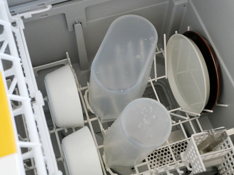 Zip Topディッシュ、プラチナシリコーン製で耐熱220度・耐冷-30度のアメリカ製食品保存容器