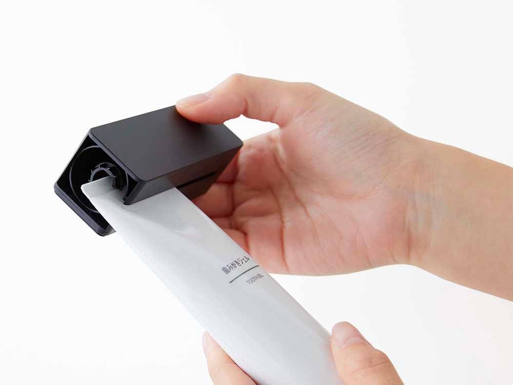 タワー製フィルムフック付き歯磨き粉チューブホルダー