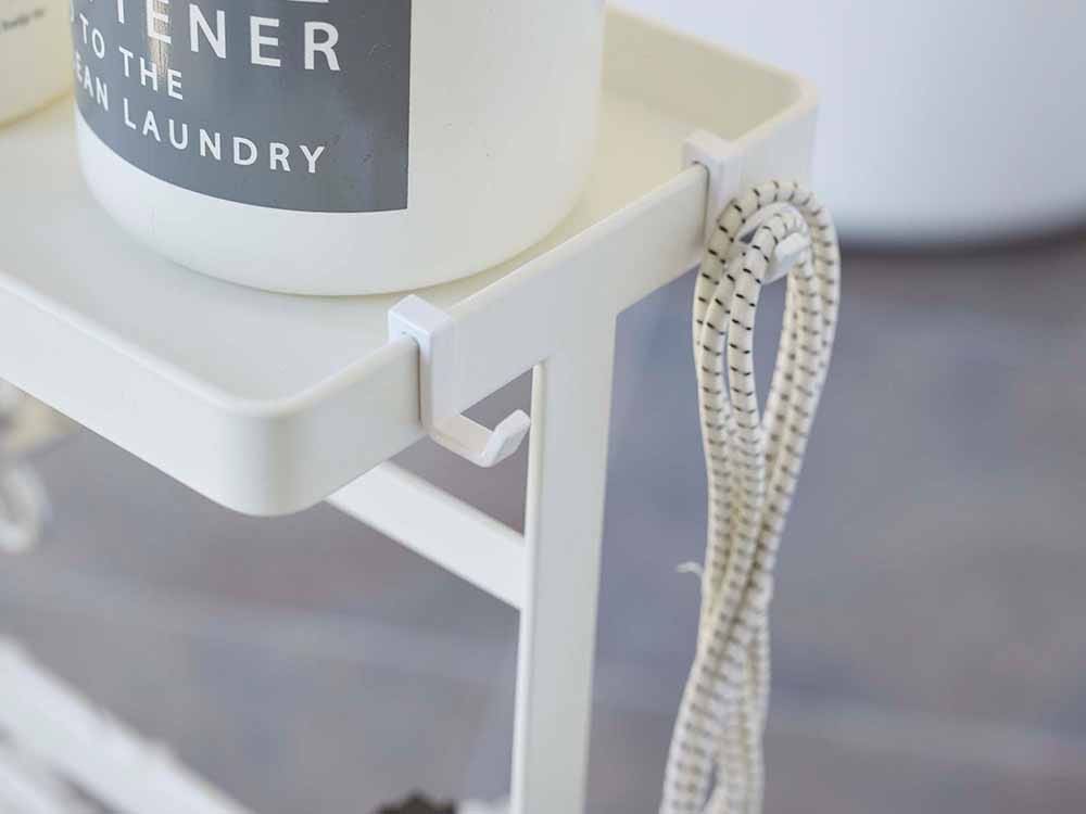 Yamazakiタワー洗濯用品収納ワゴンに棚とプラスチック製品