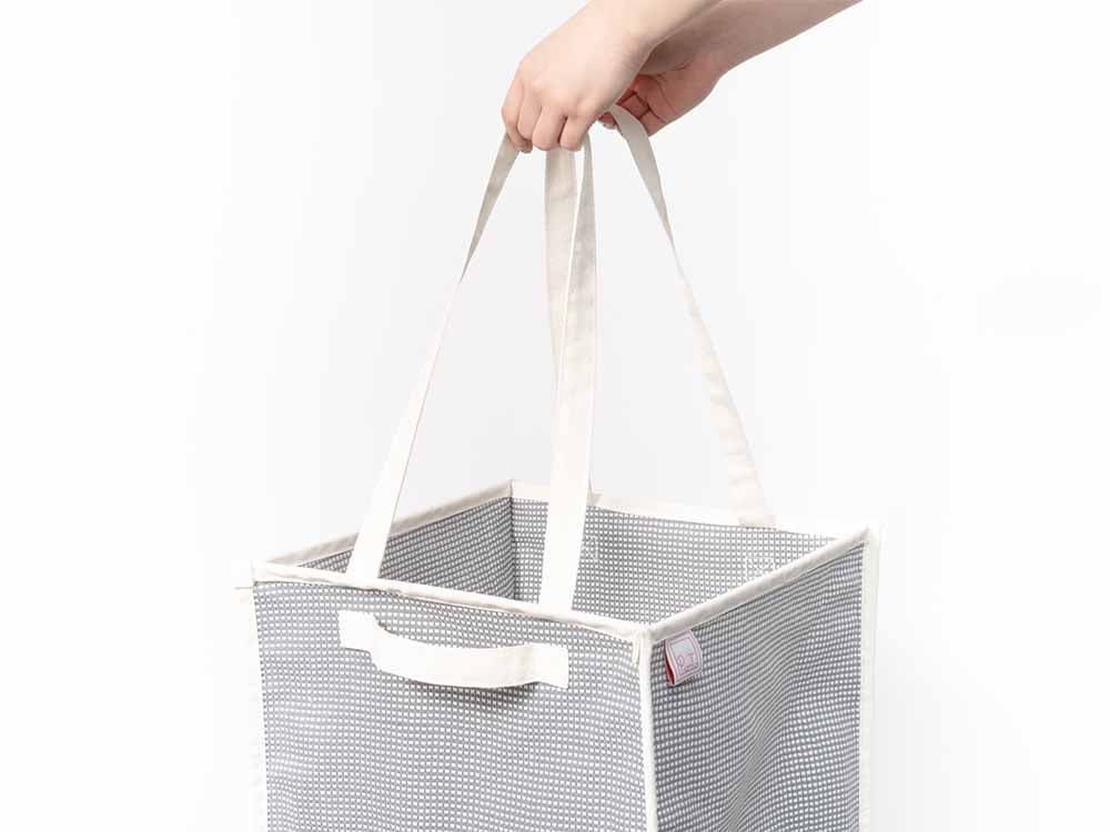 灰色の収納バスケット、ハンドル付き