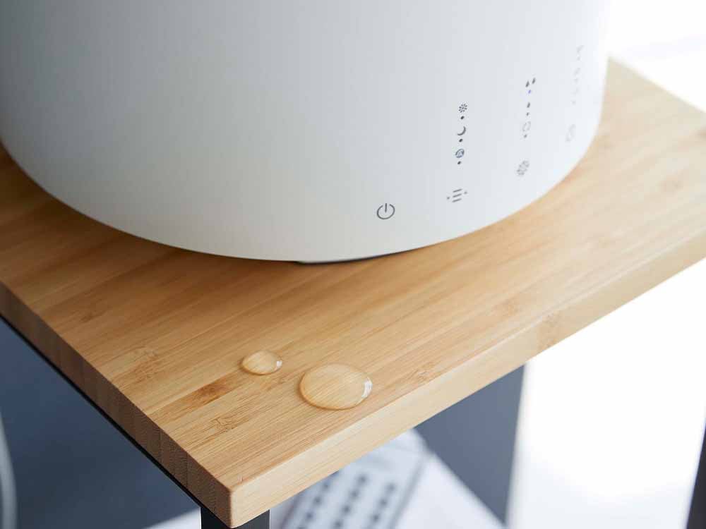 Yamazakiタワーの銀色スチール加湿器スタンド